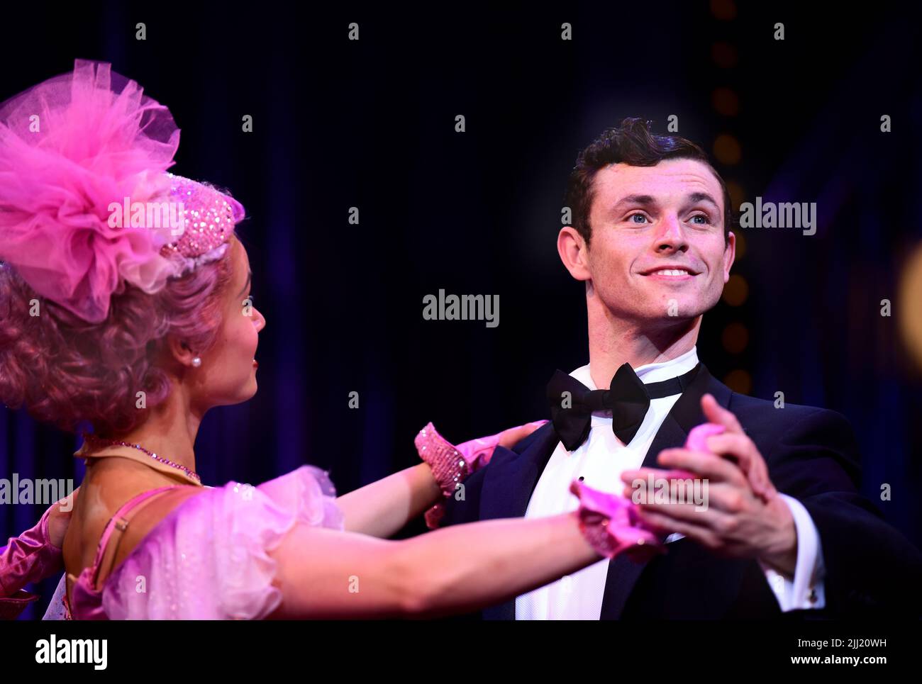 Charlie Stemp playing Bobby Child in a scene from Crazy For You, music and lyrics by George and Ira Gershwin, Chichester Festival Theatre, West Sussex Stock Photo