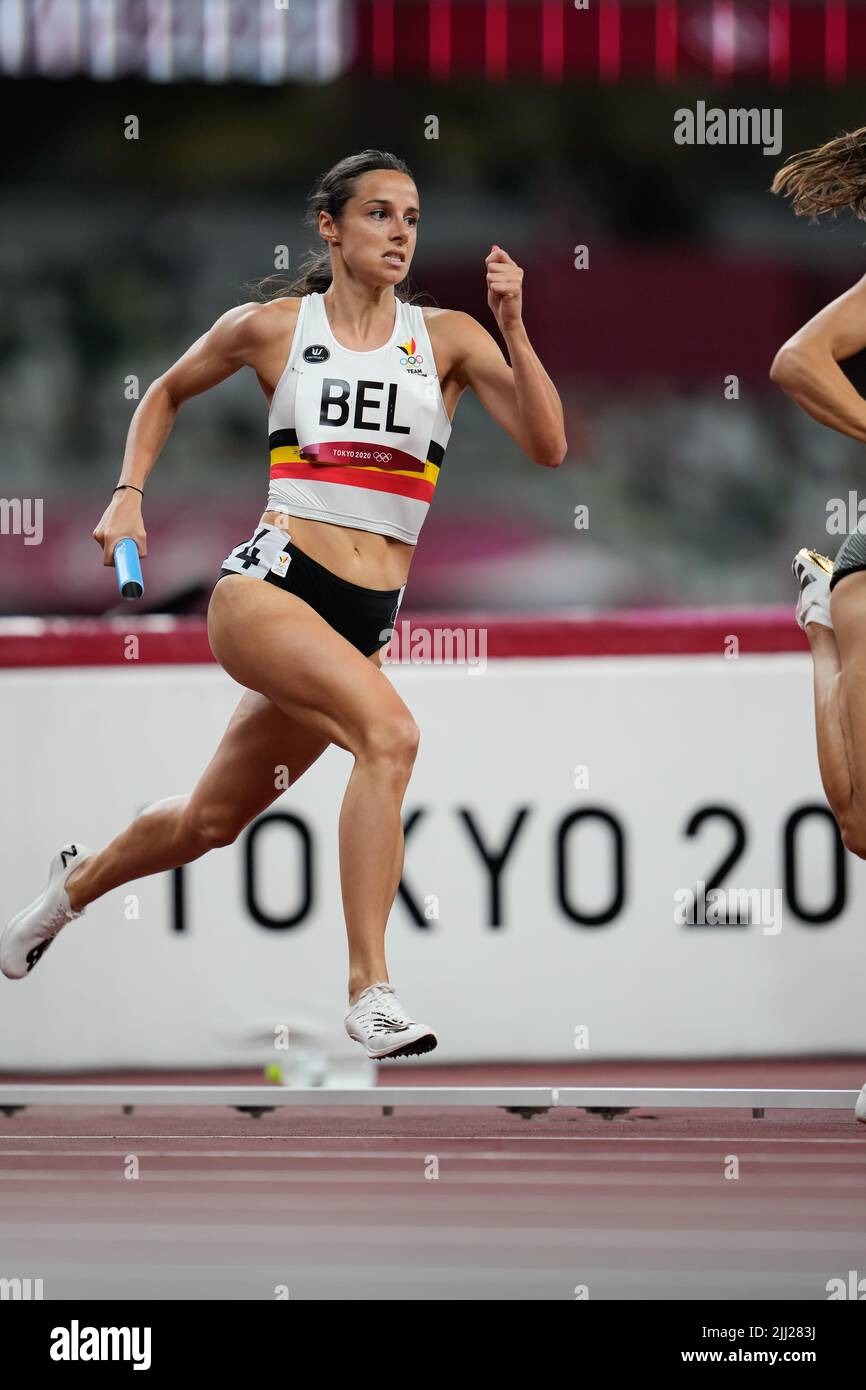 Camille Laus participating in the 4x400 meter relay at the 2020 Tokyo