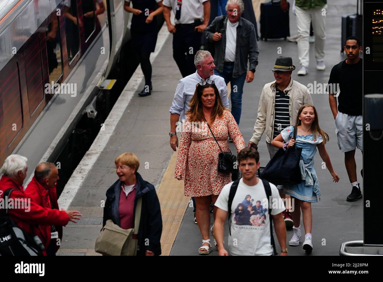 People at King's Cross railway station in London, as many families embark on getaways at the start of summer holidays for many schools in England and Wales. Picture date: Friday July 22, 2022. Stock Photo