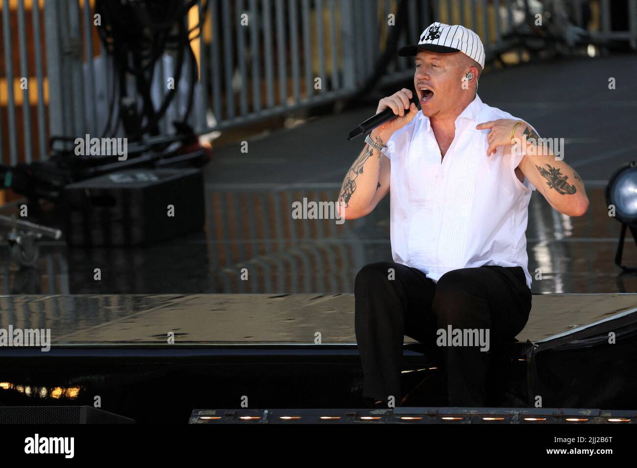 Singer Macklemore performs on ABC's 'Good Morning America' show in New York City, U.S., July 22, 2022.  REUTERS/Brendan McDermid Stock Photo