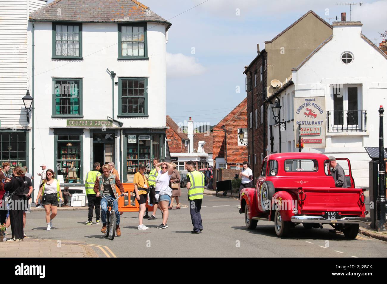 SET OF NETFLIX TV SHOW RED BOOK IN RYE UK PRETENDING TO BE MASSACHUSETTS PHOTOGRAPHED LAWFULLY FROM PUBLIC AREA WHERE PHOTOGRAPHY PERMITTED Stock Photo