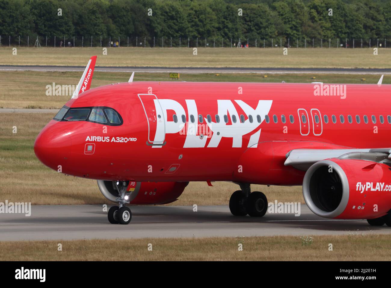 Play Airlines, Airbus A320 TF-PPD, departs Stansted Airport, Essex, UK Stock Photo