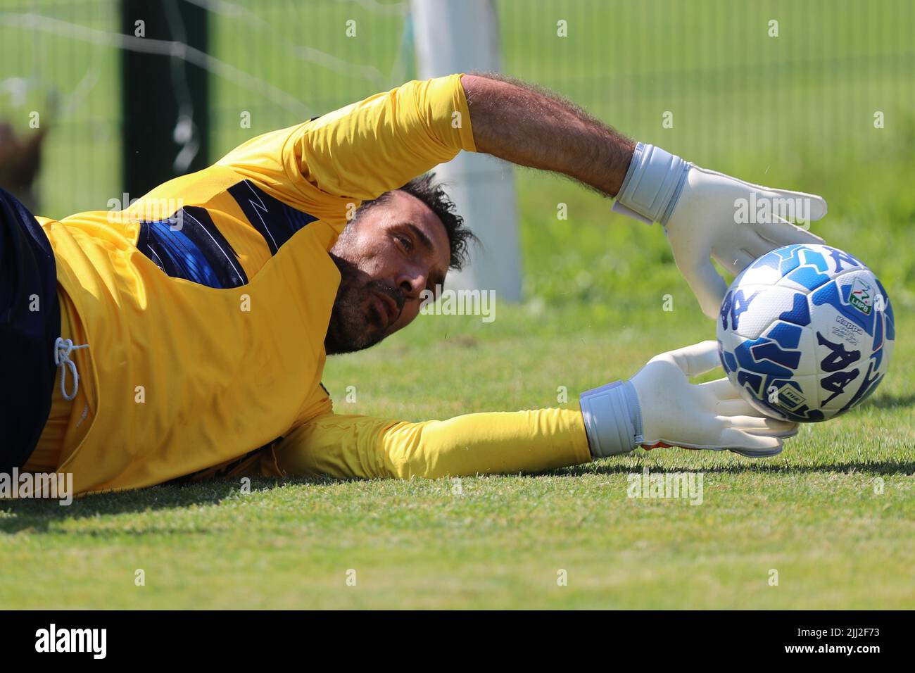 Parma, Italy. 18th Feb, 2023. Tardini Stadium, 18.02.23 Goalkeeper  Gianluigi Buffon (1 Parma) during the Serie B match between Parma and  Ascoli at Tardini Stadium in Parma, Italia Soccer (Cristiano Mazzi/SPP)  Credit