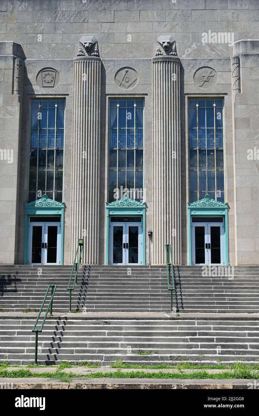 Stairs leading to the main entrance of the 1928 Freemason Masonic Temple in Decatur, Illinois Stock Photo