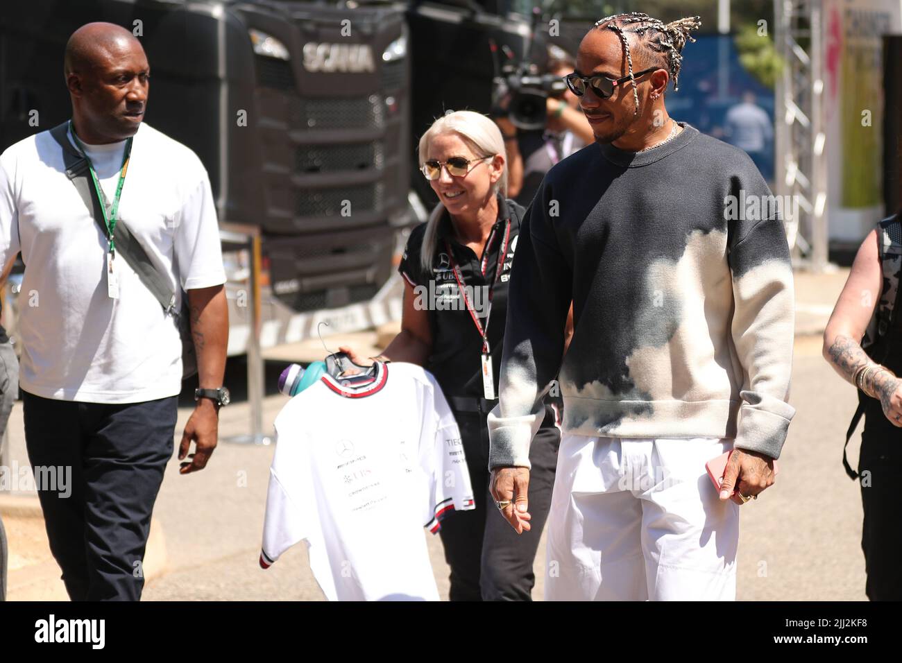 Le Castellet, France. 22nd July, 2022. 22nd July; Circuit Paul Ricard, Le Castellet, Matseille, France: F1 Grand Prix of France, Free Practice day; Mercedes AMG Petronas F1 Team, Lewis Hamilton arrives with his his physio Angela Cullen Credit: Action Plus Sports Images/Alamy Live News Stock Photo