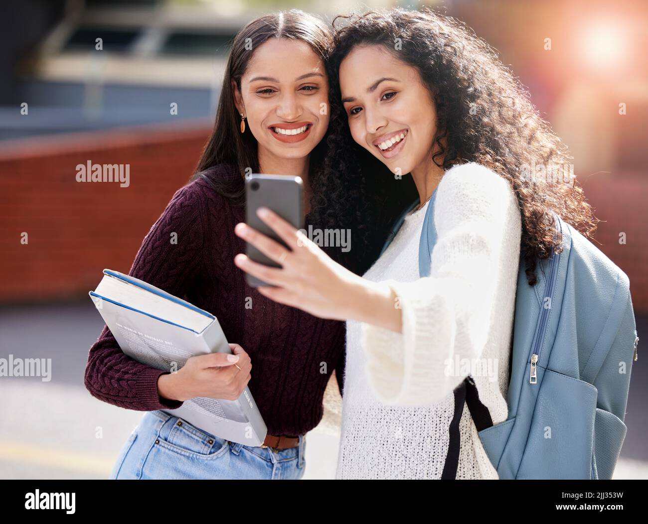 Young college student selfie hi-res stock photography and images - Alamy