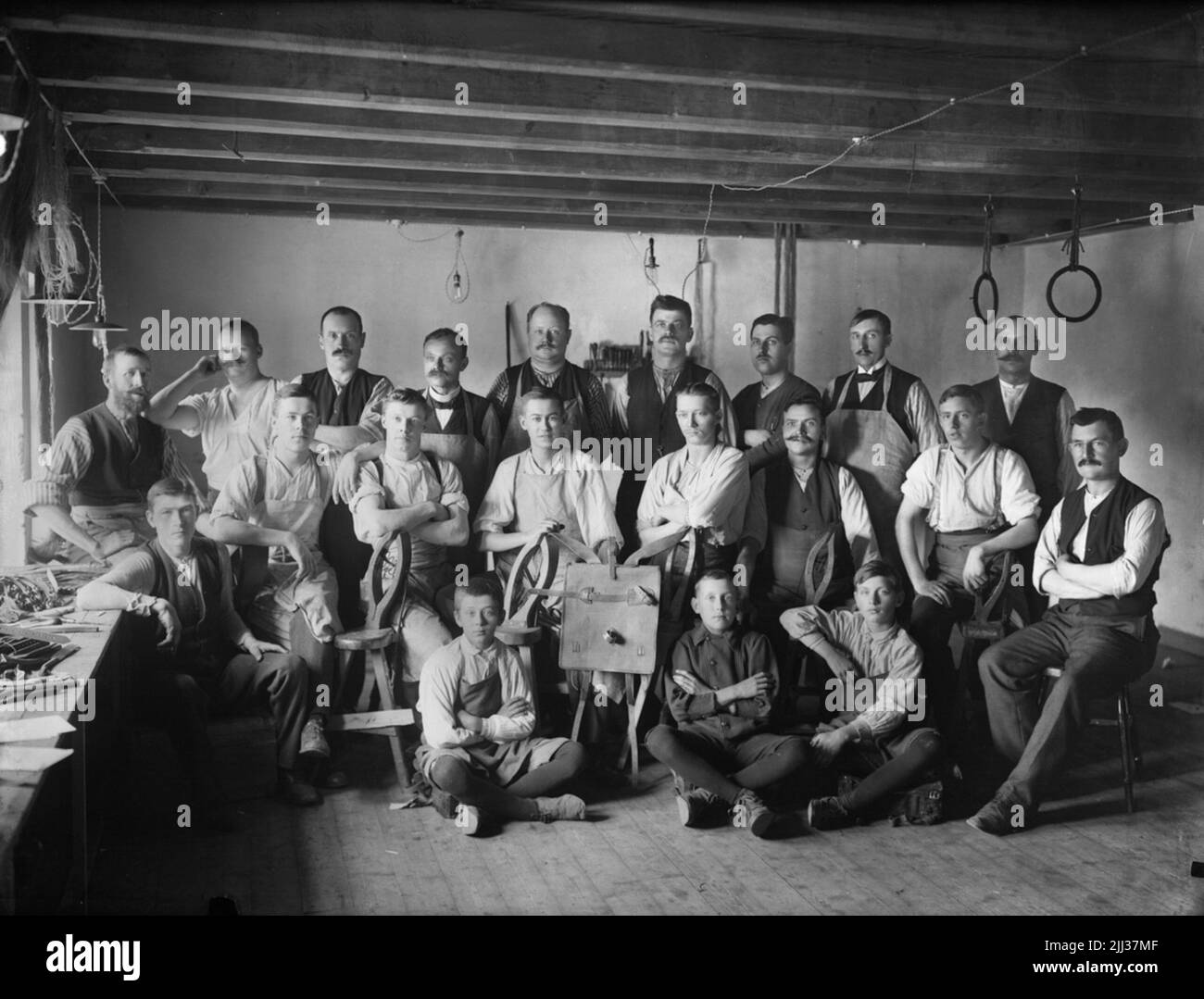 A.D. Larsson's shoe factory, interior, 20 saddle maker. Proger AD