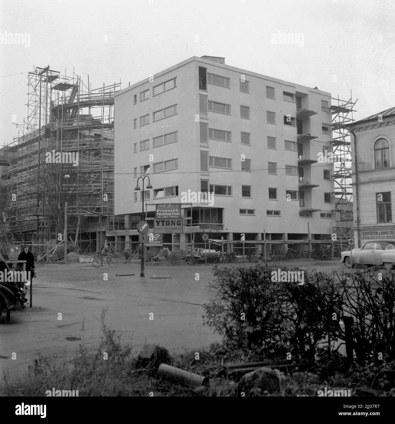 Foundation Rental Housing (Special Number). November 8, 1957. Crossing