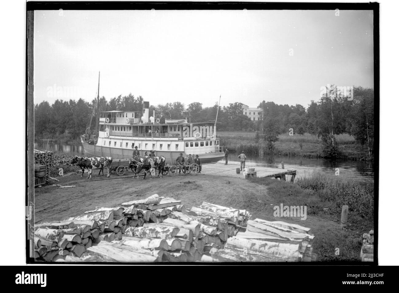 Oxen house boat Black and White Stock Photos & Images - Alamy