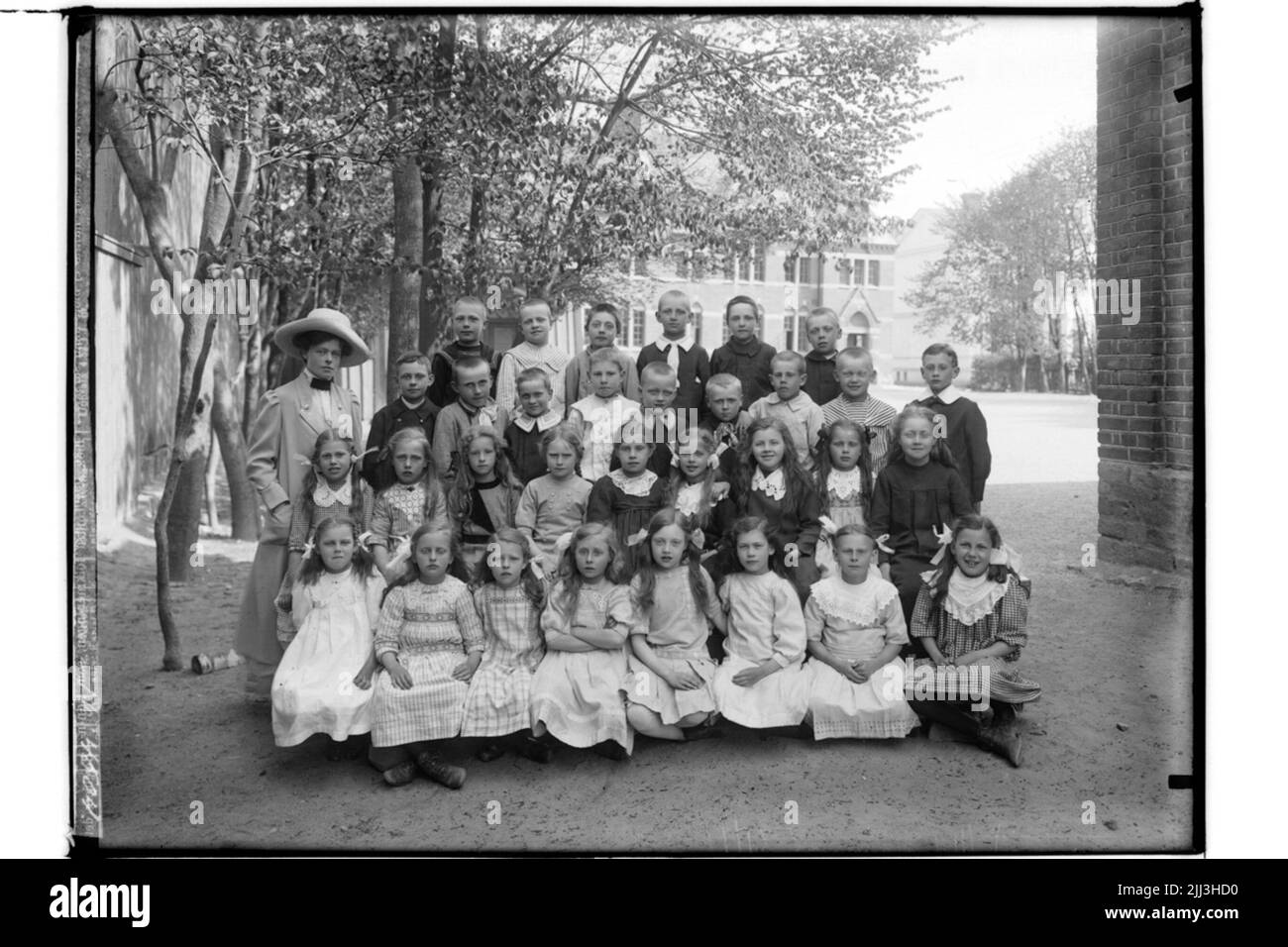 Outdoor primary school Black and White Stock Photos & Images - Alamy