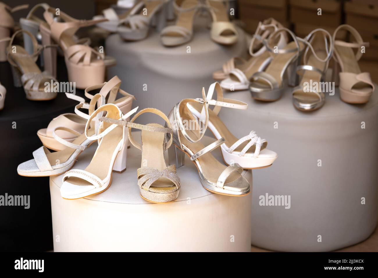 Sandals shoes shoe shop hi-res stock photography and images - Alamy