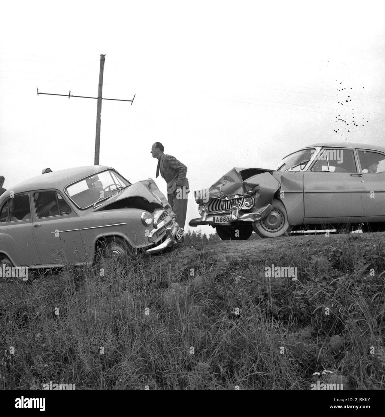 Cars crash Black and White Stock Photos & Images - Alamy