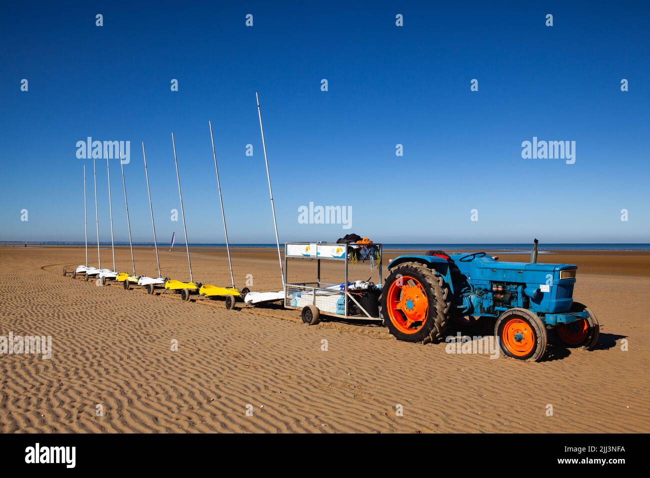 Beach buggy blue hi-res stock photography and images - Alamy