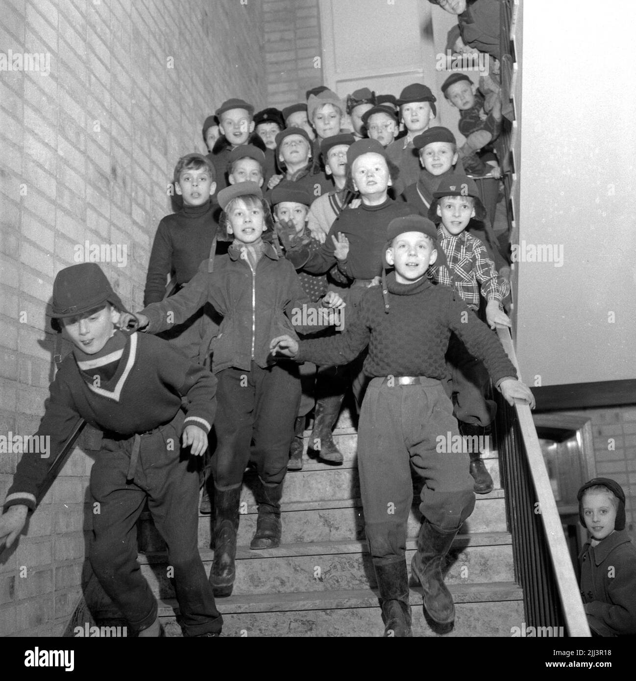 15 april 1954 hi-res stock photography and images - Alamy