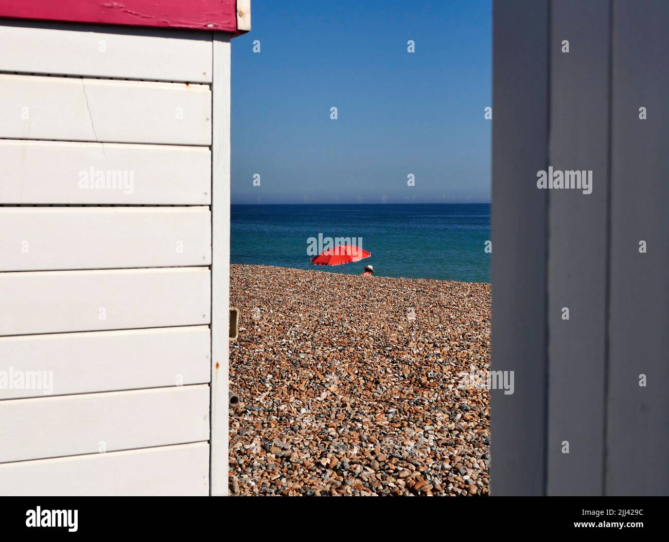 AJAXNETPHOTO. JUNE, 2021. WORTHING, ENGLAND. - BLUE SKY BLUE SEA DAY - AT THE SEASIDE, LOOKING SOUTH OVER THE ENGLISH CHANNEL.PHOTO:JONATHAN EASTLAND/AJAX REF:GX9 211209 2461 2 Stock Photo