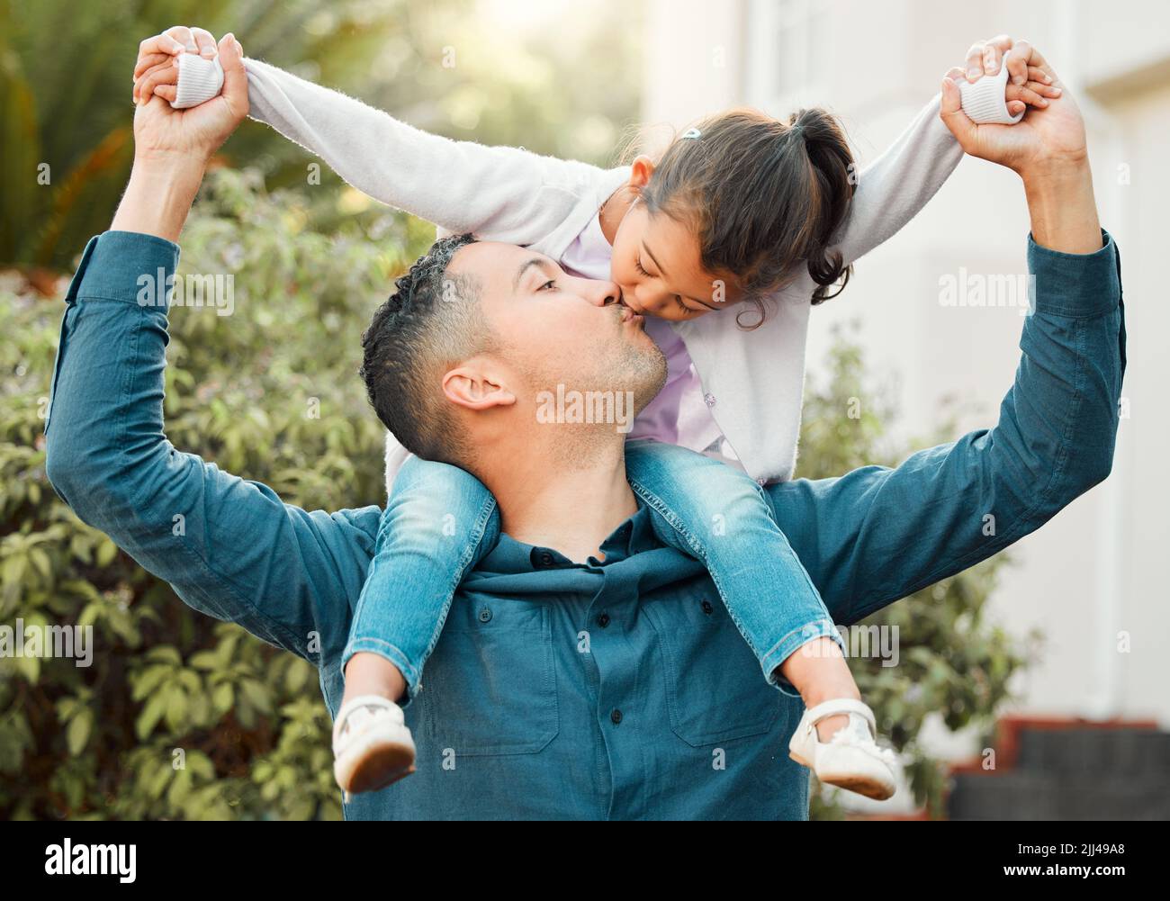 little-girls-mean-world-daddys-father-daughter-bonding-58-off