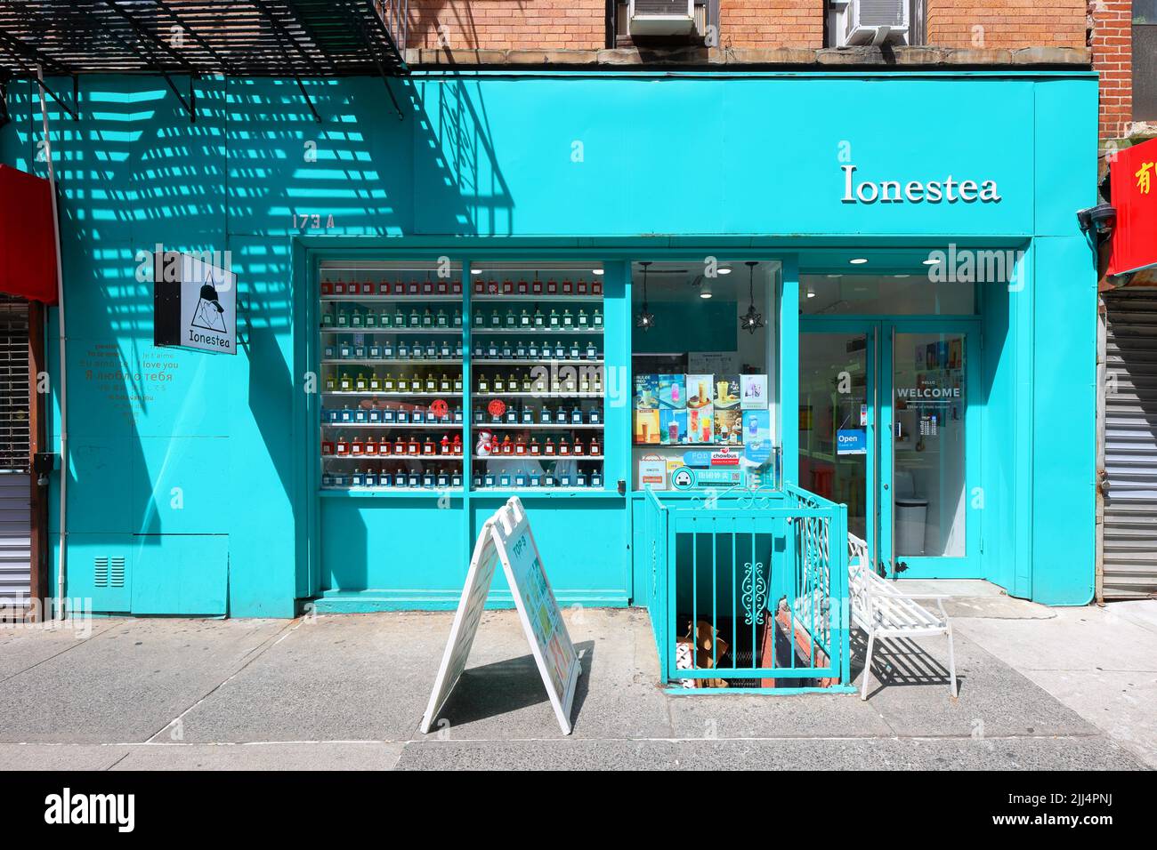 Ionestea, 173 Hester St, New York, NY. exterior storefront of a bubble tea shop in Manhattan Chinatown. Stock Photo