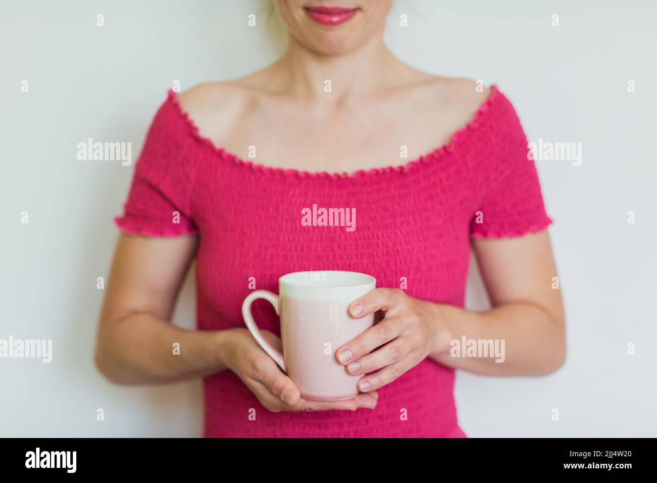Woman in pink beautiful dress hi-res stock photography and images - Alamy