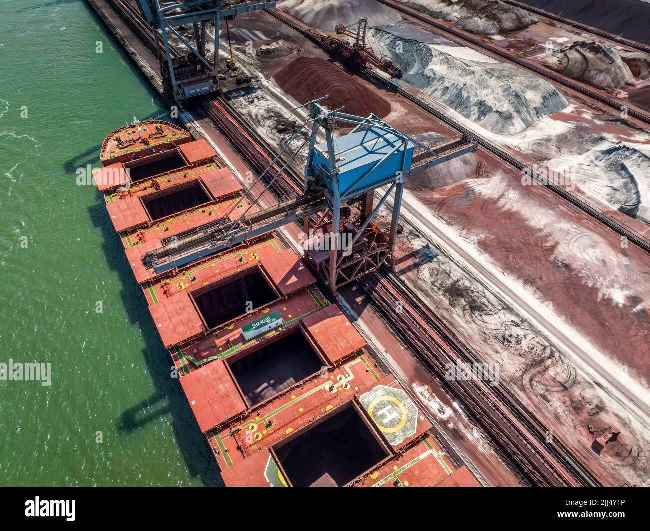 Bulk Carrier Vessel Unloading at Port Stock Photo Alamy