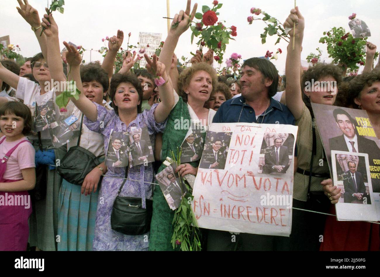 Bucharest, Romania, May 1990. Crowd attending a political rally organized by the National Salvation Front (F.S.N.) before the first democratic elections after the fall of communism. Stock Photo