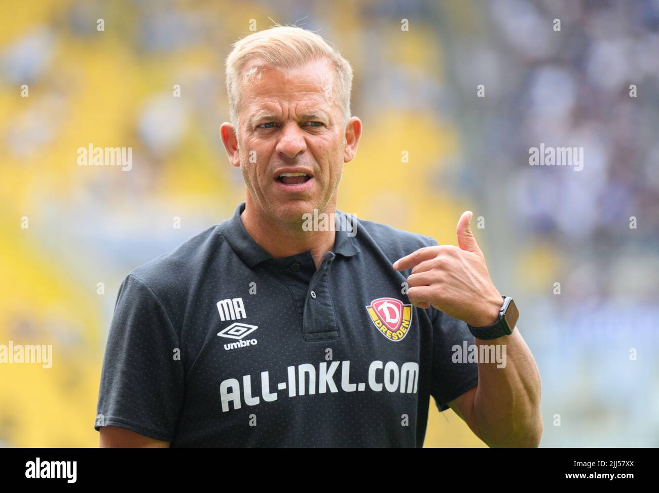 Dresden, Germany. 23rd July, 2022. Soccer: 3rd league, SG Dynamo Dresden - TSV  1860 Munich, Matchday 1, Rudolf-Harbig-Stadion. Dynamo's Tim Knipping  (l-r), Kyu-hyun Park, Dennis Borkowski and Manuel Schäffler cheer. Credit:  Robert