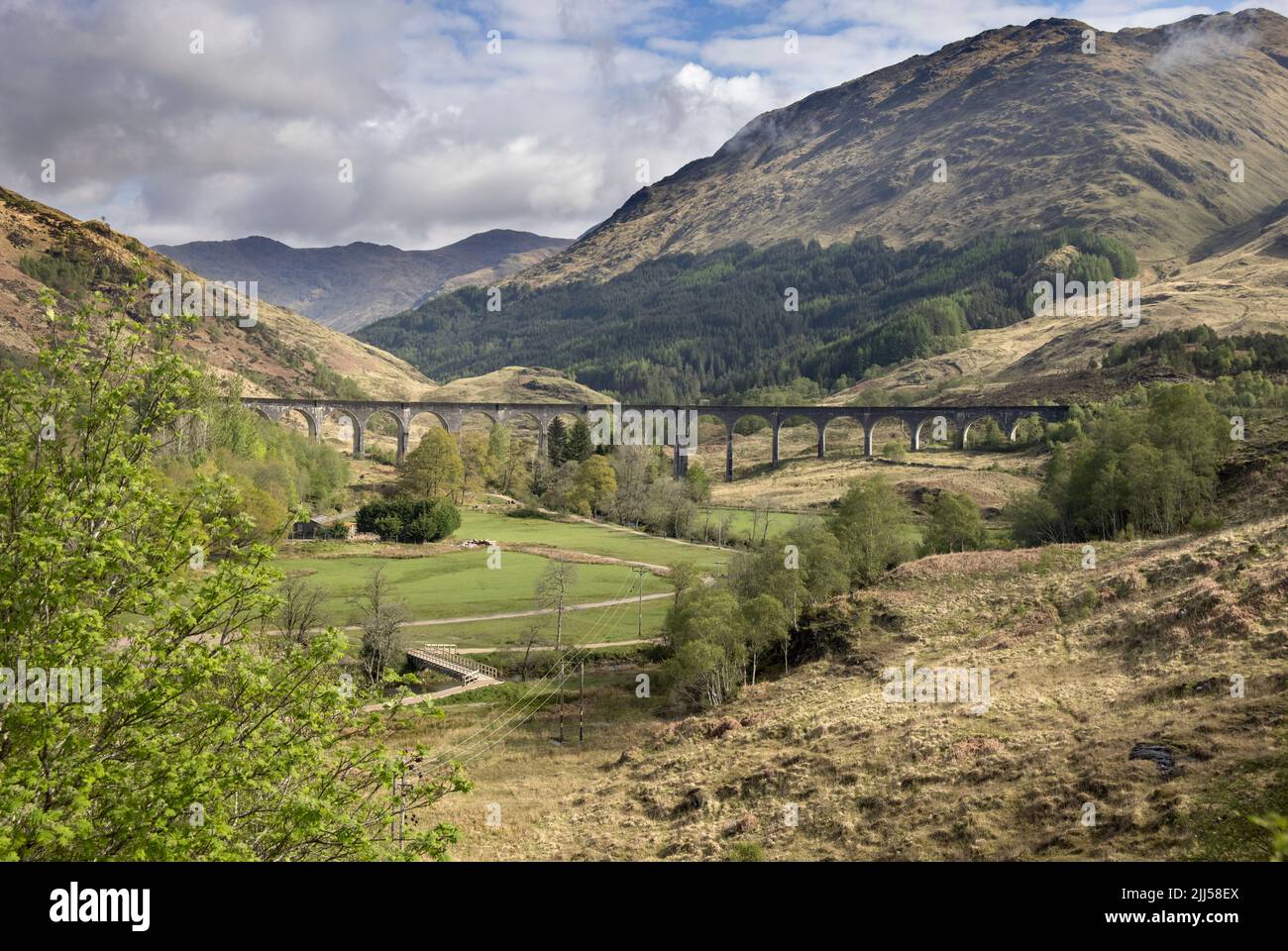 the glenfinnan viaduct made famous in harry potter films glenfinnan scotland Stock Photo