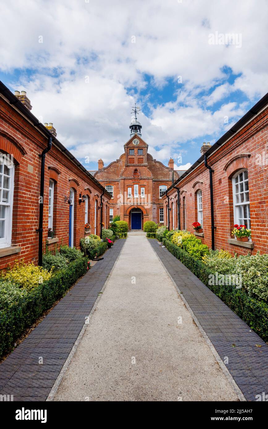 Barton Hall and the Pavilions, Bartons Road, converted from Fordingbridge Hospital, Fordingbridge, a small village in the New Forest, Hampshire Stock Photo
