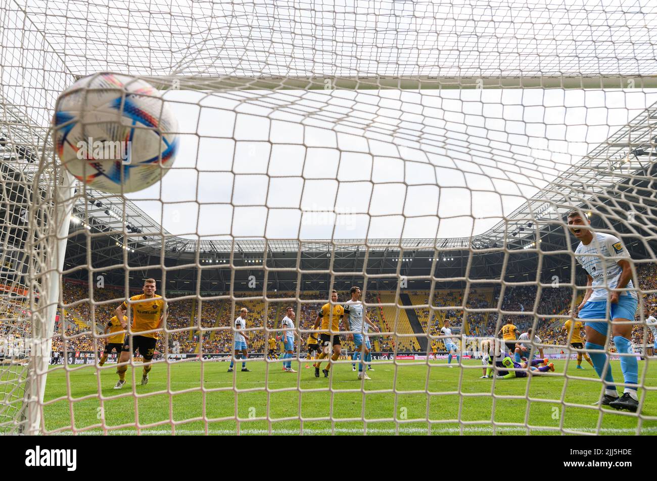 Dresden, Germany. 23rd July, 2022. Soccer: 3rd division, SG Dynamo Dresden  - TSV 1860 Munich, Matchday 1, Rudolf Harbig Stadium. Munich's Leandro  Morgalla plays the ball. Credit: Robert Michael/dpa/Alamy Live News Stock