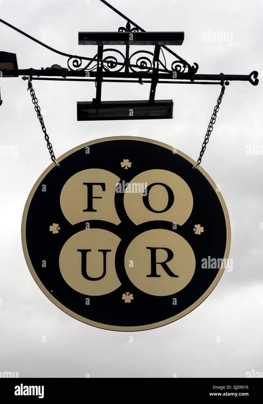 The Old Fourpenny Shop Hotel sign, Warwick, Warwickshire, UK Stock Photo