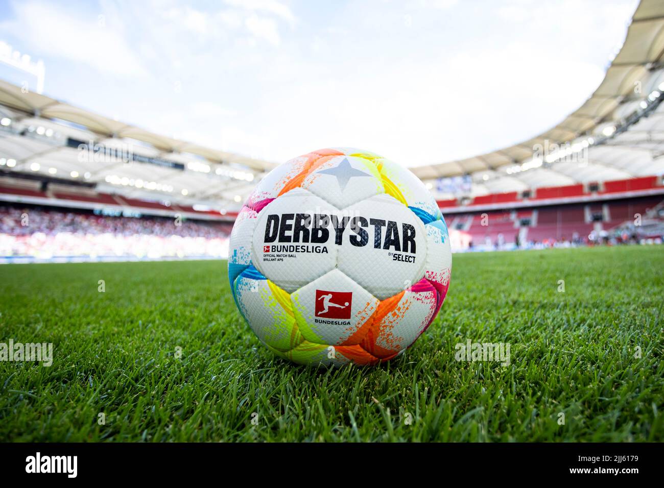Stuttgart free kick hits the crossbar : r/VfBStuttgart