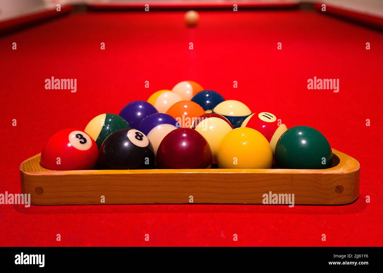 Red pool table hi-res stock photography and images - Alamy