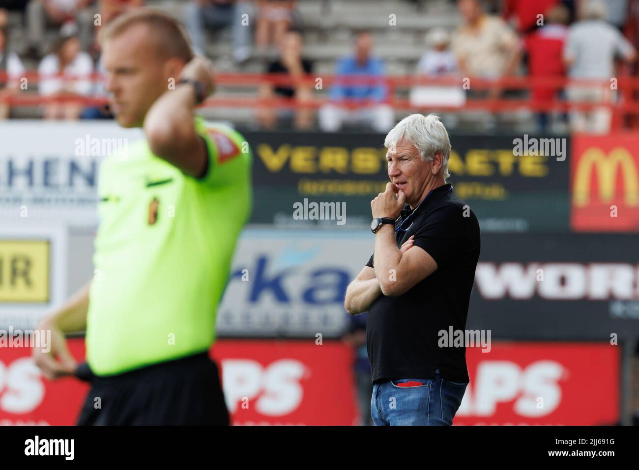 OHL's head coach Marc Brys pictured during a soccer match between KV