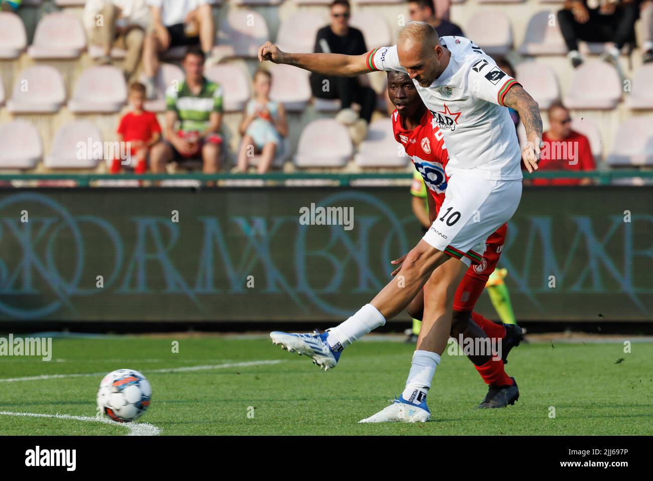 OHL's Raphael Holzhauser pictured in action during a soccer match between KV Kortrijk and Oud