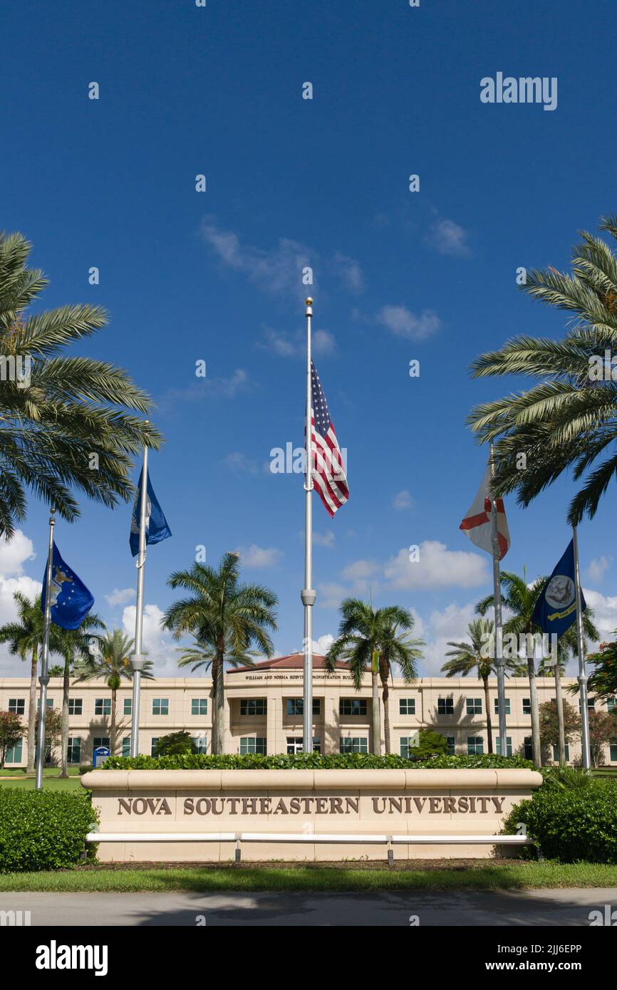 DAVIE, FL, USA - JULY 1, 2022: Campus entrance and William and Norma Norwitz Administration Building at Nova Southeastern University. Stock Photo