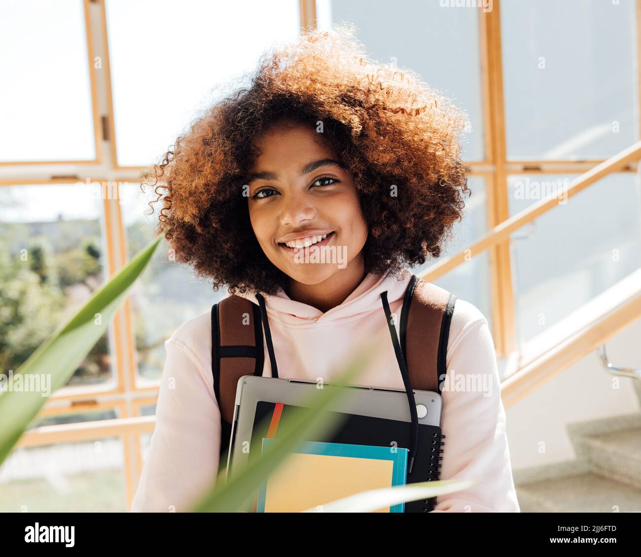 Beautiful african american high school hi-res stock photography and ...