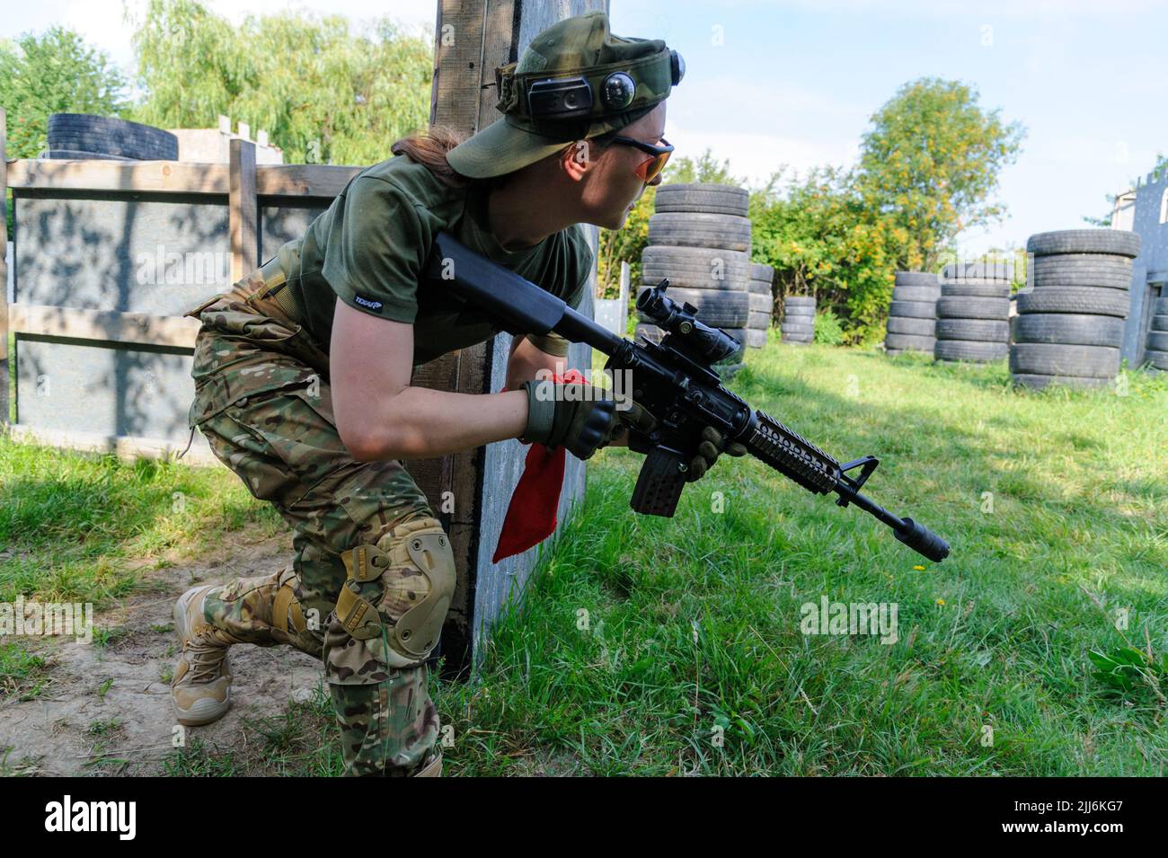 Lviv, Ukraine. 23rd July, 2022. Ukrainian civilian uses a laser tag weapon during the tactical training to learn military skills at a paintball club amid the Russian invasion. Russia invaded Ukraine on 24 February 2022, triggering the largest military attack in Europe since World War II. (Photo by Mykola Tys/SOPA Images/Sipa USA) Credit: Sipa USA/Alamy Live News Stock Photo