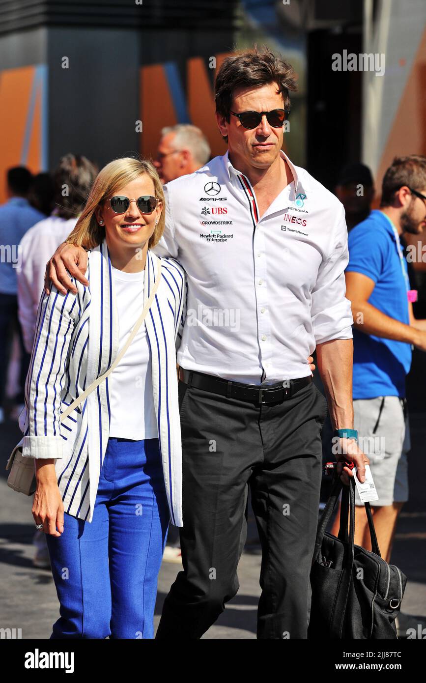 How Tall Is Toto Wolff