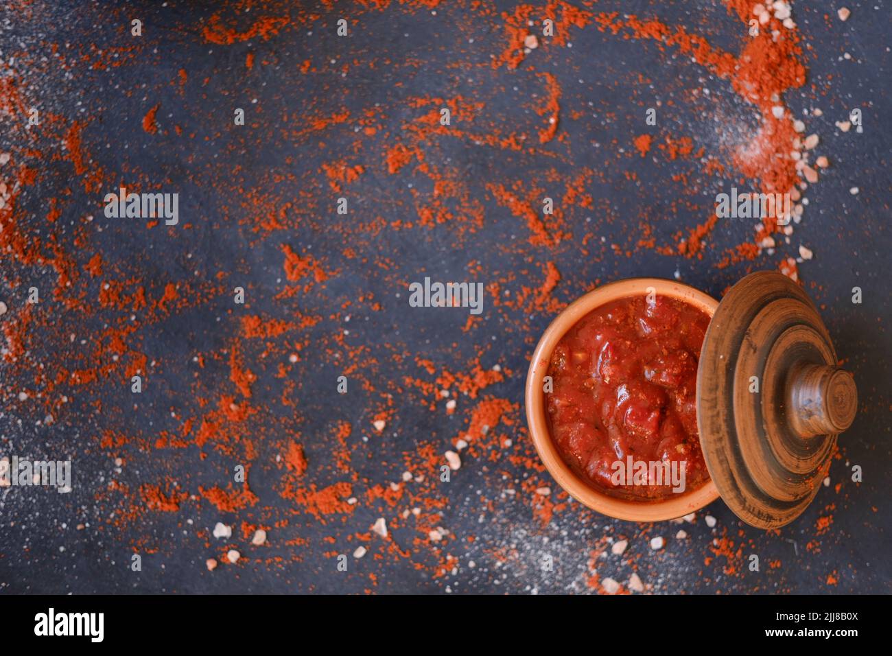 salsa tomato sauce salt pepper food condiment mix Stock Photo - Alamy