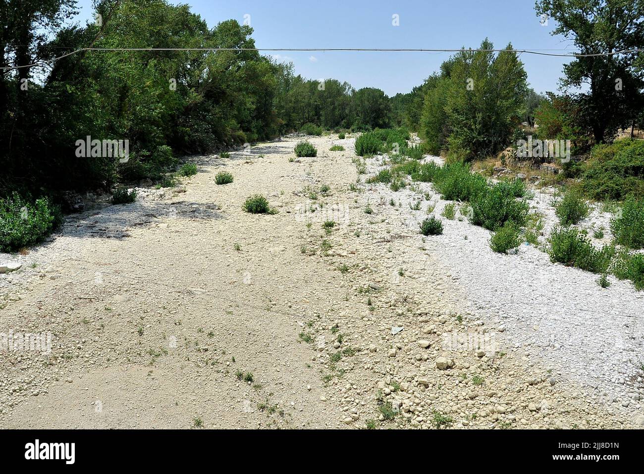 Roccasecca, Italy. 23rd July, 2022. Melfa river in the province of Frosinone, a tributary of the Liri river dry due to the high temperatures and drought that is affecting Italy. Santopadre, Italy, 23 July 2022. (photo by Vincenzo Izzo/Sipa USA) Credit: Sipa USA/Alamy Live News Stock Photo