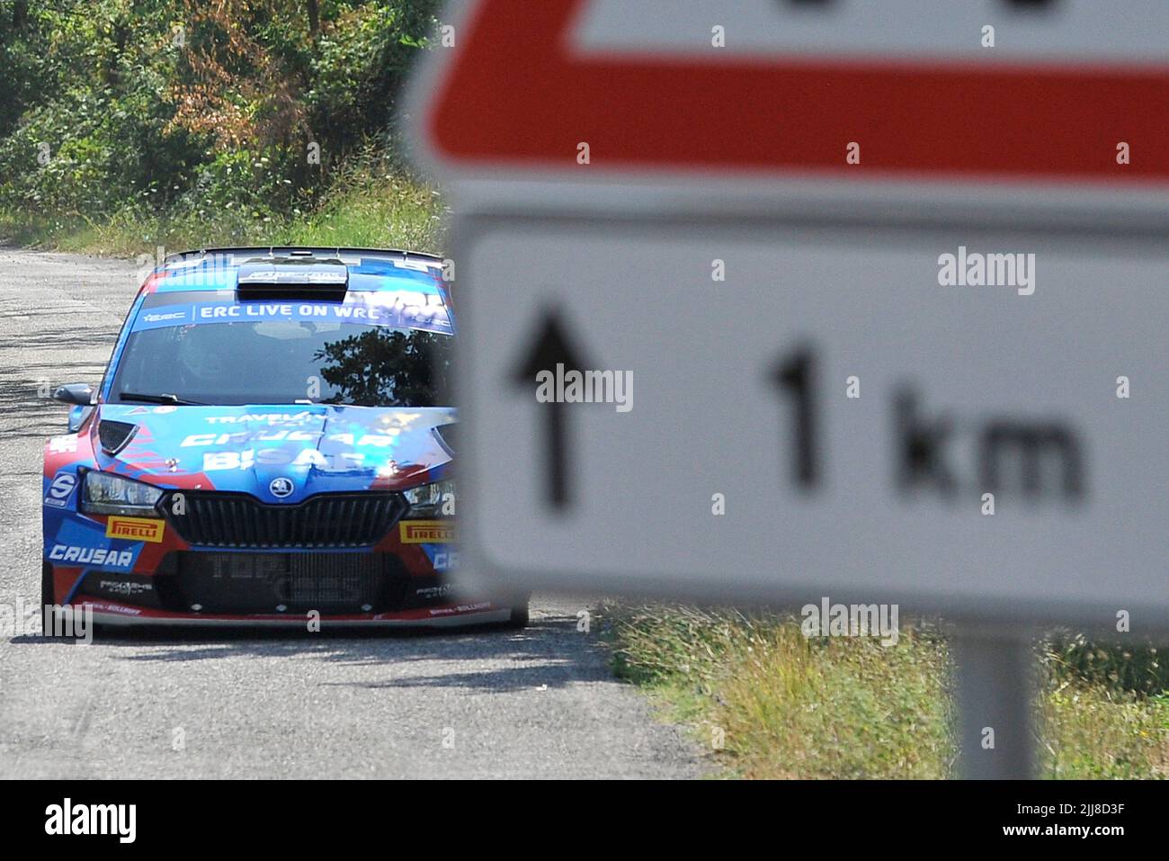 The driver Grzegorz Grzyb and his codriver Sergiu Itu aboard their