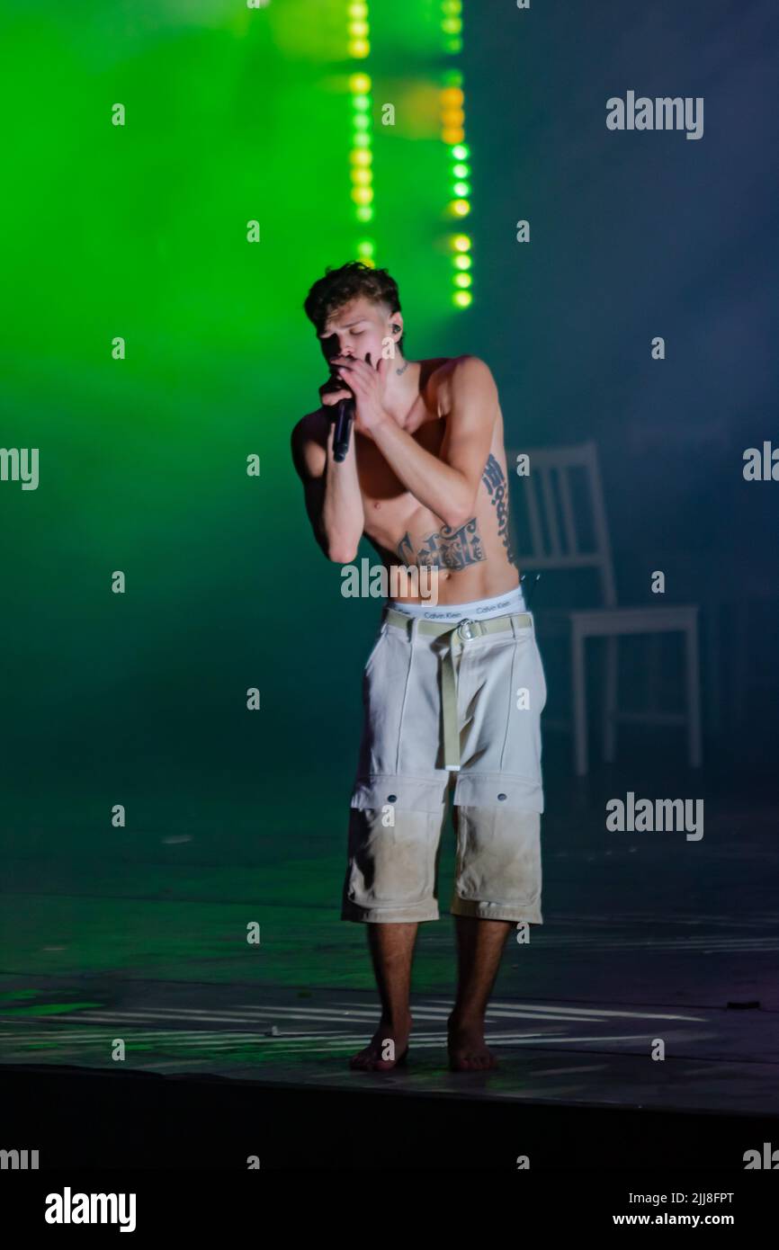 Italian singer music concert blanco hi-res stock photography and images ...