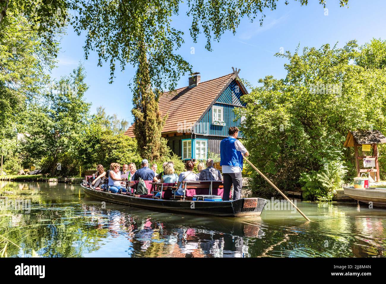 lehde-germany-23rd-mar-2022-a-bargeman-strokes-his-fully-loaded