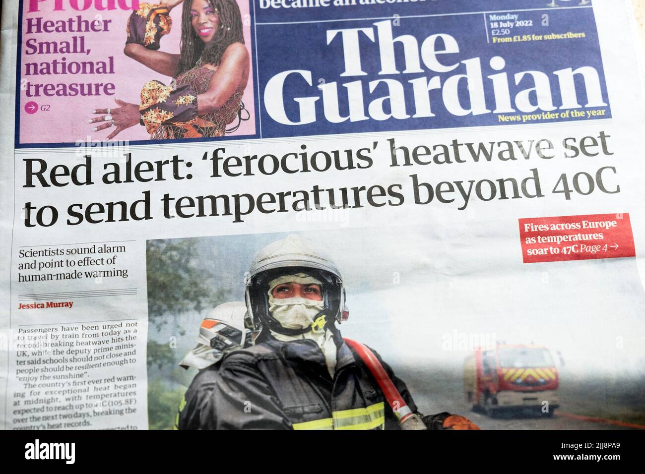 'Red alert: 'ferocious' heatwave set to send temperatures beyond 40°C The Guardian front page newspaper headline 18 July 2022 London UK Stock Photo