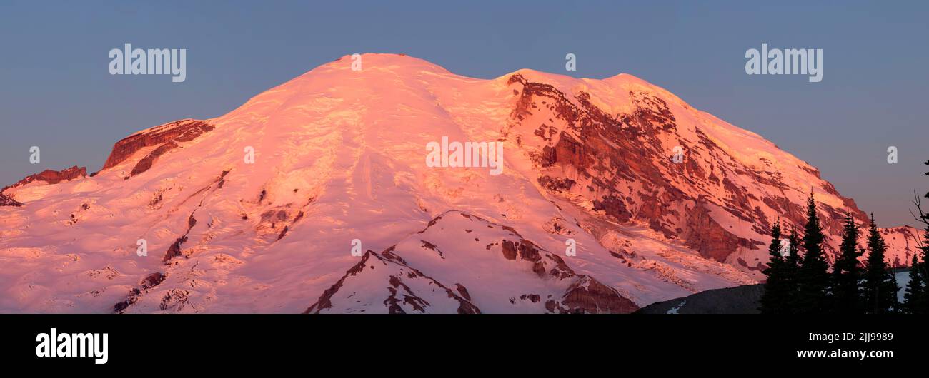 Mt Rainier at sunrise from Sunrise, Mt Rainier National Park, Washington Stock Photo