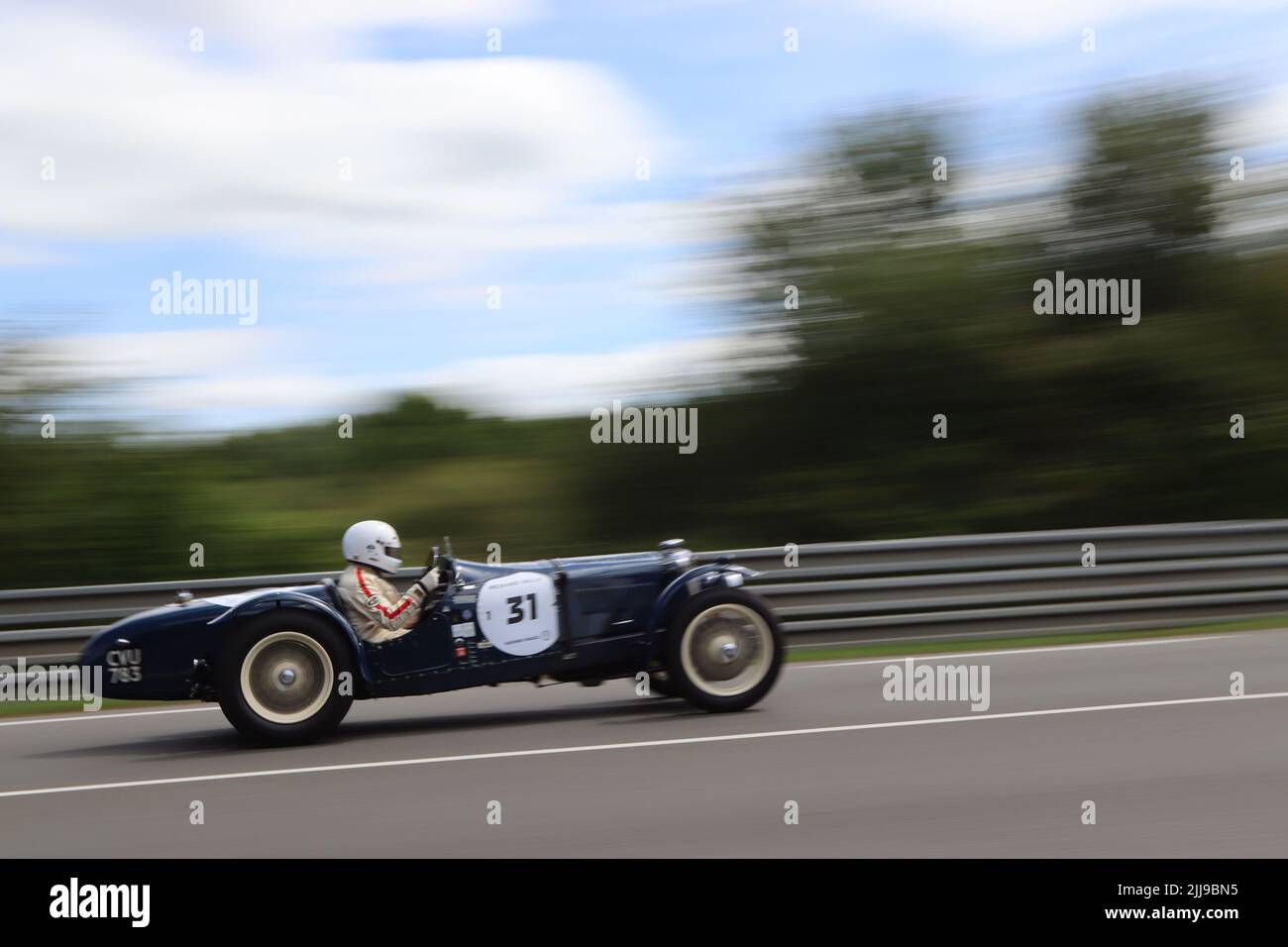 2022 LE MANS CLASSIC - sunday morning race for GRID1 - a 1936 Riley TT ...