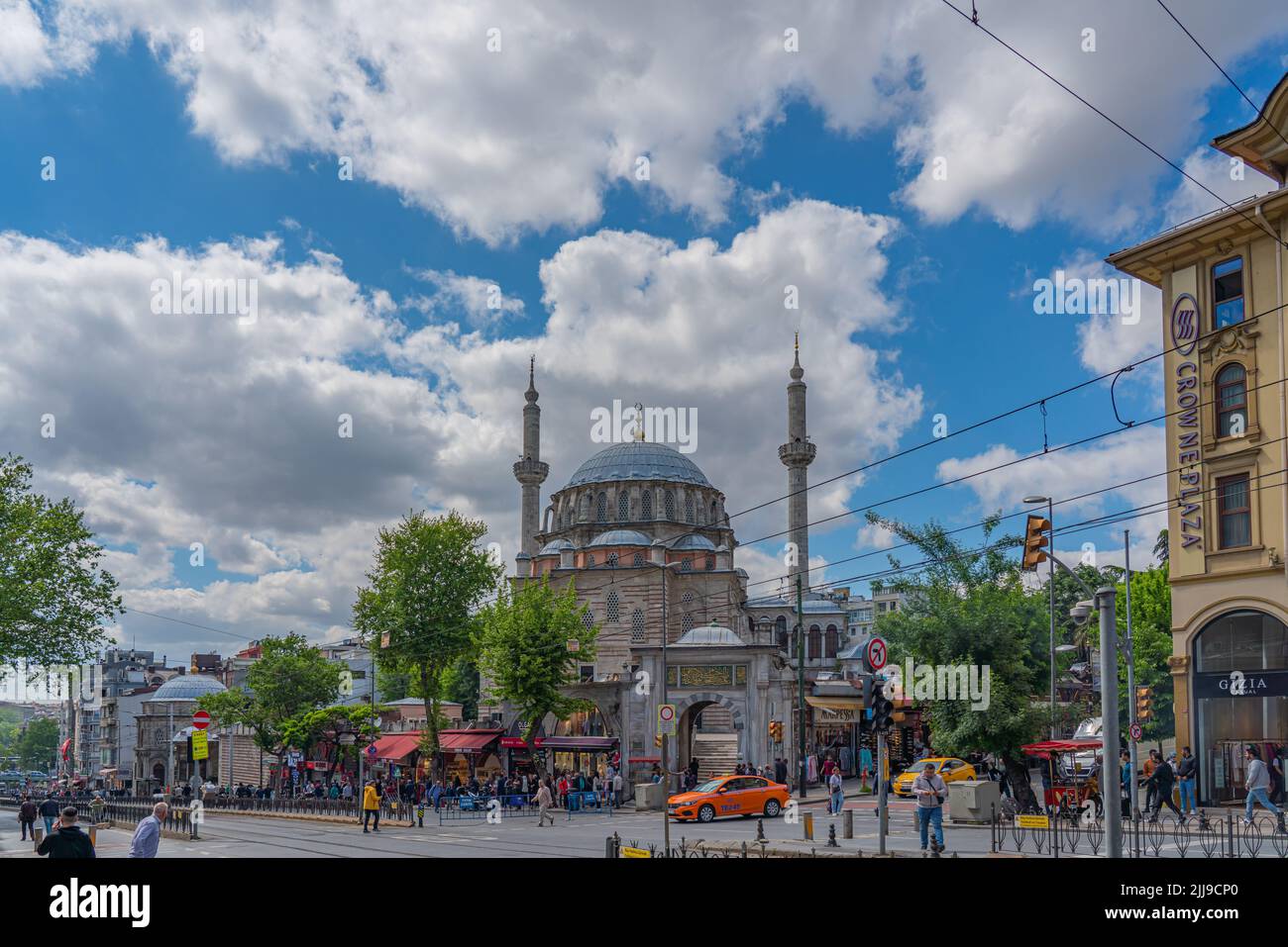 ISTANBUL, TURKEY - MAY 19.2022: Street view at Laleli in the Fatih district of Istanbul. Laleli-Moschee in background Stock Photo
