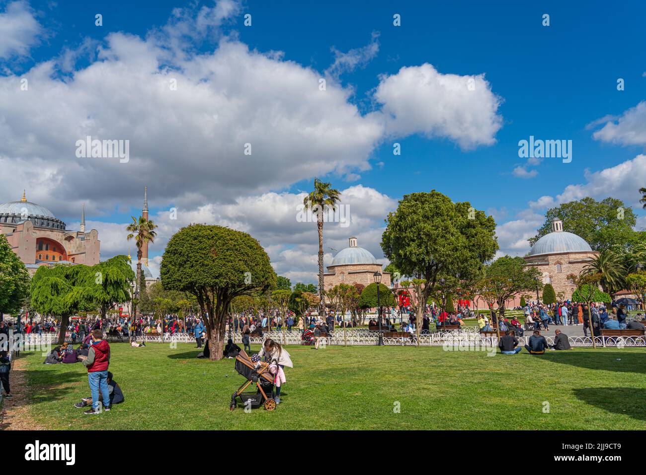 ISTANBUL, TURKEY - MAY 19.2022: Sultan Ahmet park, in the background the historical mosque in Istanbul, Turkey. Stock Photo