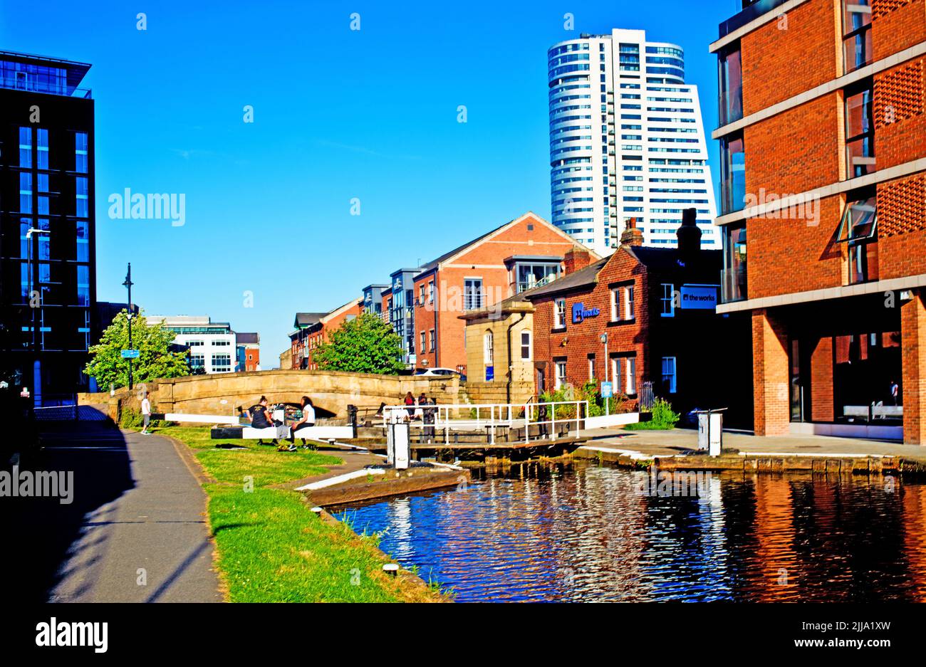 Locks on Leeds to Liverpool Canal, Leeds, England Stock Photo