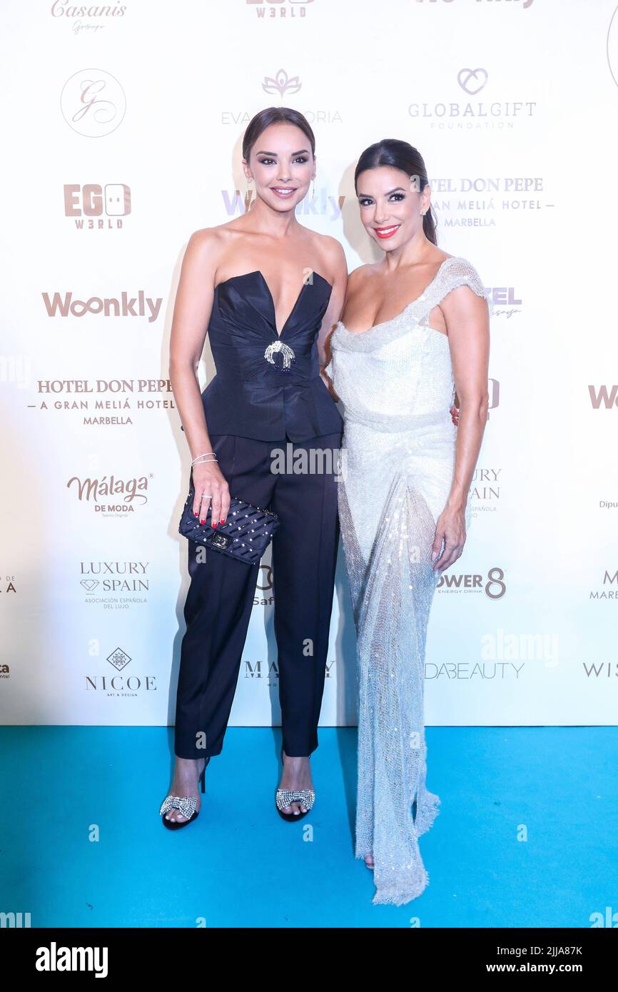 24 de julio del 2022 (Marbella, Malaga ) Eva Longoria y Chenoa han revolucionado el photocall de la Fundación Global Gift Marbella. Las dos artistas se han mostrado muy unidas como imagen principal de la fundación que cumple diez años. Las dos artistas han mostrado su complicidad posando sonrientes y unidas para ser las embajadoras de esta gala tan especial. Una gala en la que hemos visto un gran número de rostros conocidos y en la que la elegancia ha sido la invitada de excepción. Credit: CORDON PRESS/Alamy Live News Stock Photo