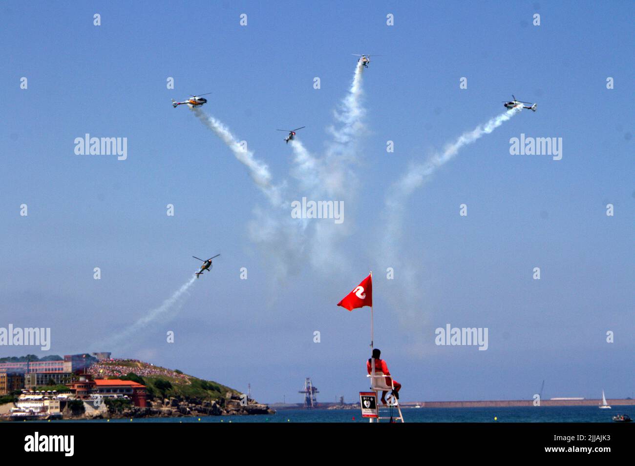 Gijon, Spain. 24th July, 2022. The GijÃ³n International Air Festival is the dean of Spanish aeronautical festivals. In its 25th edition, it has had a varied array of airplanes and a night demonstration at the sunset air festival. (Credit Image: © Mercedes Menendez/Pacific Press via ZUMA Press Wire) Stock Photo